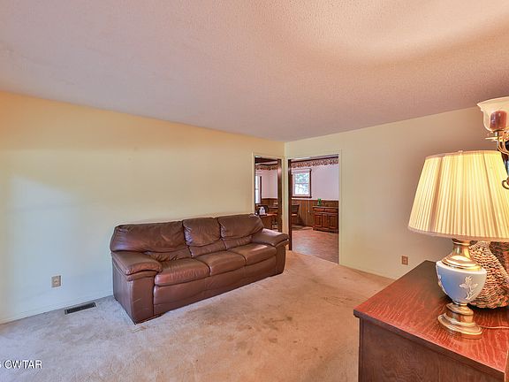 2nd image of 118 Betty Lee Ln