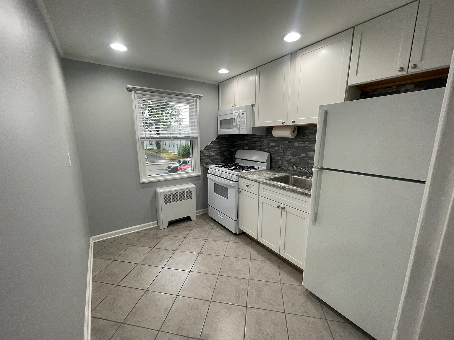 1 bed, 650 sqft, $1,750 — Photo 4