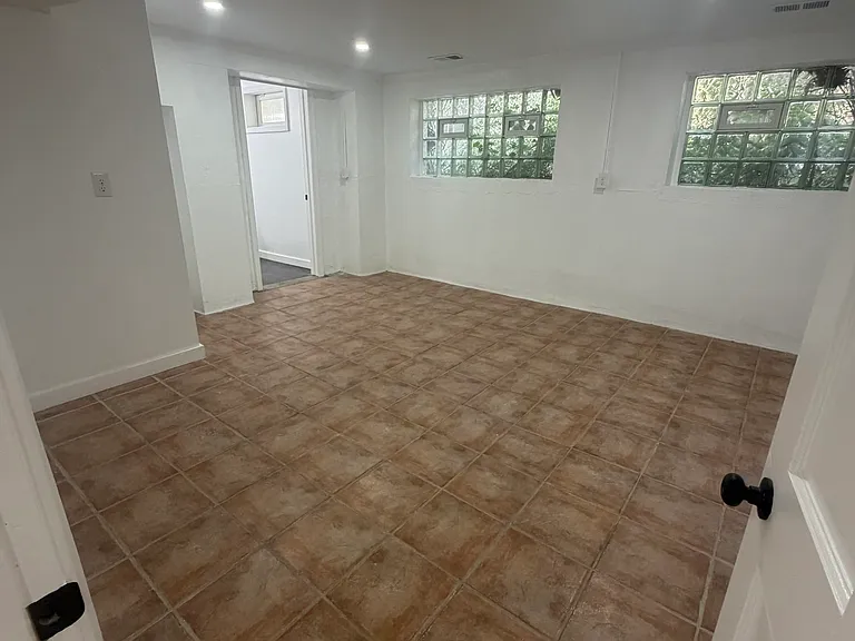 8 Saint Margaret St #B — Photo 15