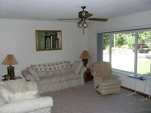 4th image of 10372 N Cedar Dr