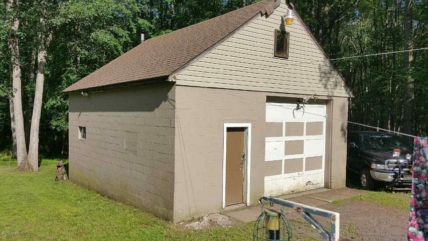 2nd image of 29 Hickory Hills Drive