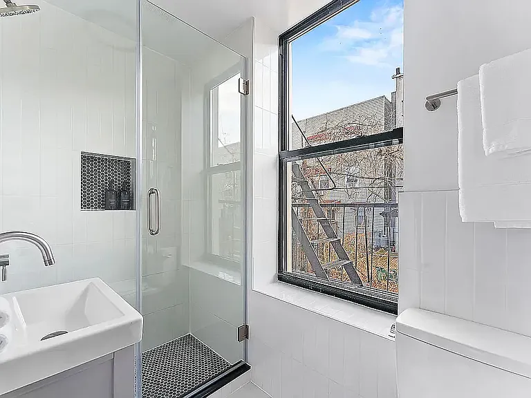 168 Sumpter St #2L — Photo 7