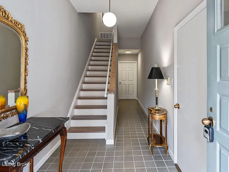 638 S 2nd St #1 — Photo 8