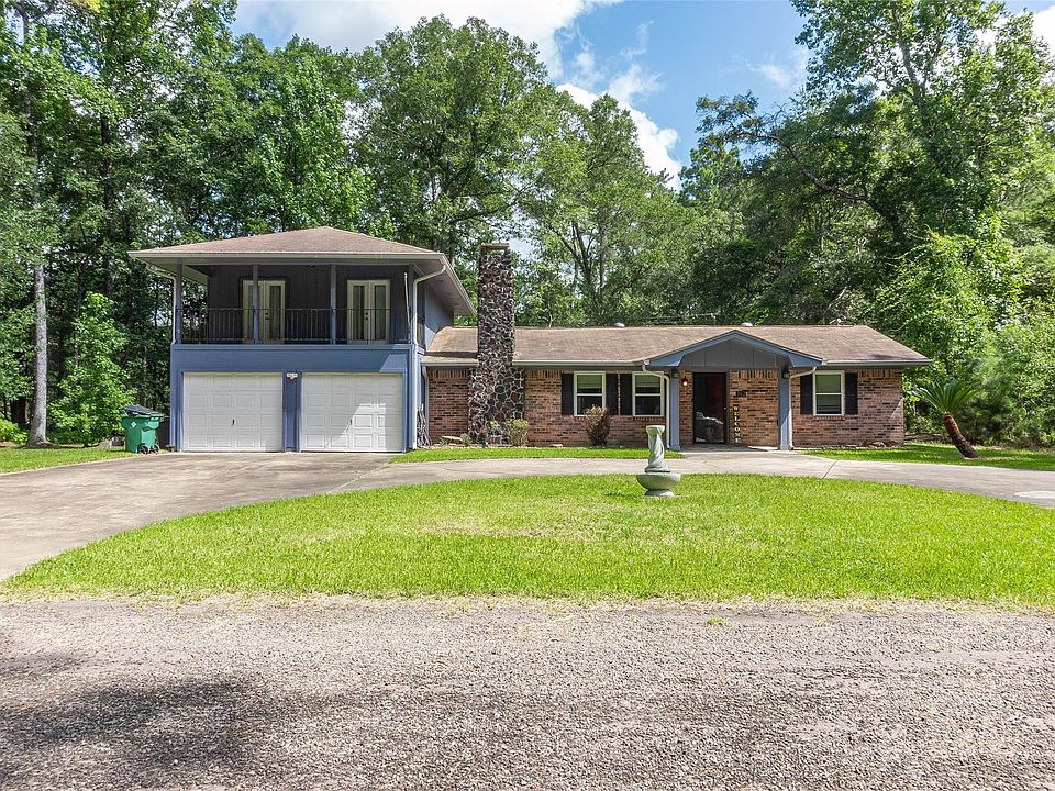 1st image of 302 Oak Ln