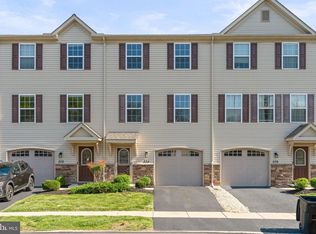 374 Weatherstone Dr, New Cumberland, PA 17070