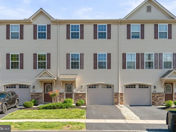 374 Weatherstone Dr, New Cumberland, PA 17070