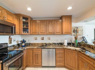 9374 W Loomis Rd UNIT 3, Franklin, WI 53132