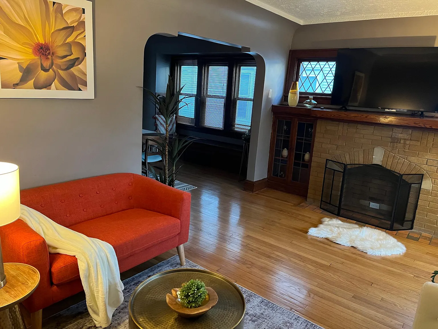 2 bed, 1100 sqft, $1,999 — Photo 2