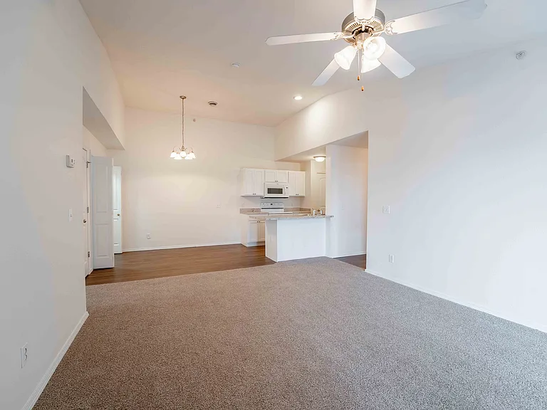 Battlefield Park Apartments — Photo 65