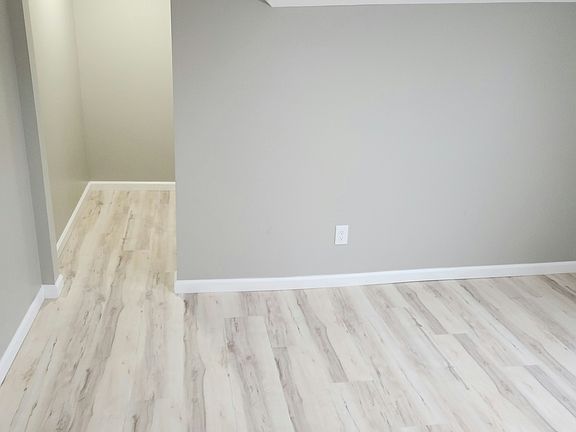 4th image of 70 E Elmira St