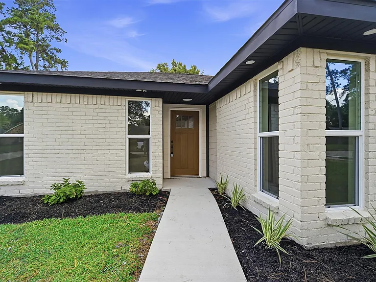25402 Thistlewaite Ln — Photo 36