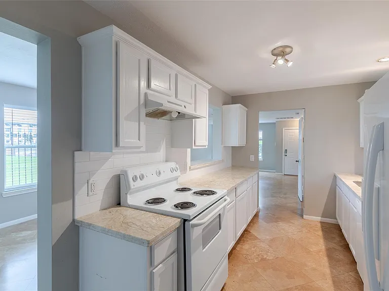 1118 Wilson St — Photo 6