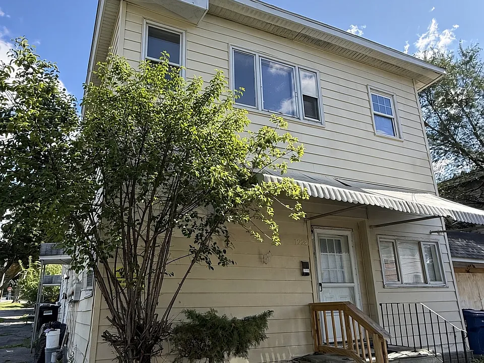 1228 N State St #3
