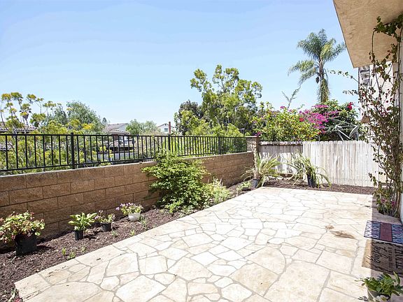 4th image of 9528 Galvin Ave