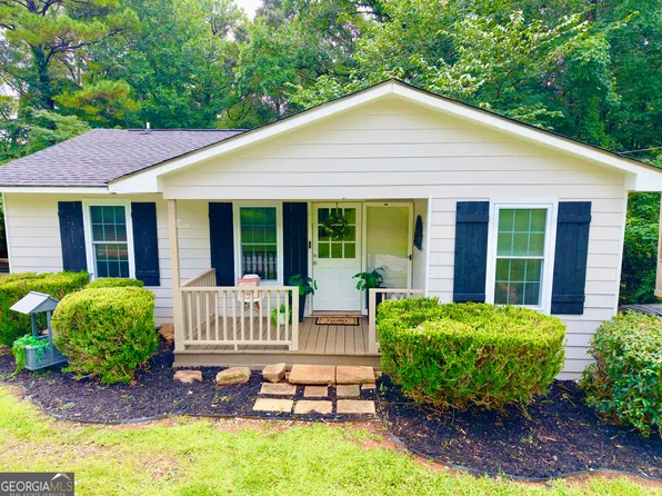 3914 Pine Lake Rd, West Point, GA 31833