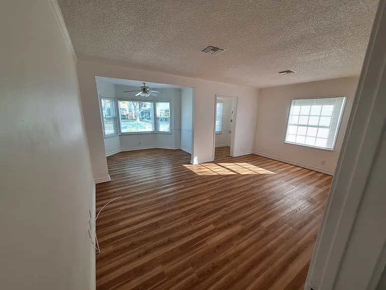 1731 N Lincoln St — Photo 6