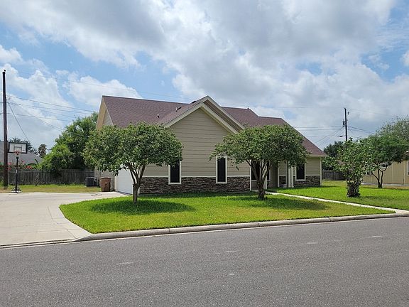 3rd image of 2822 Hackberry Ln