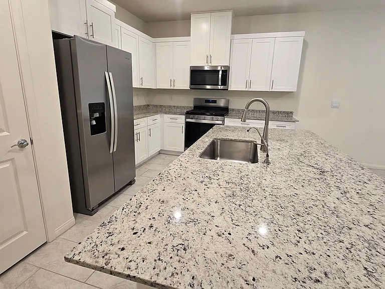 7647 Duran Harbor Ln — Photo 38