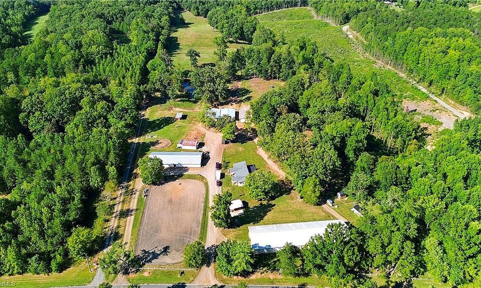 1st image of 638 Pineville Rd