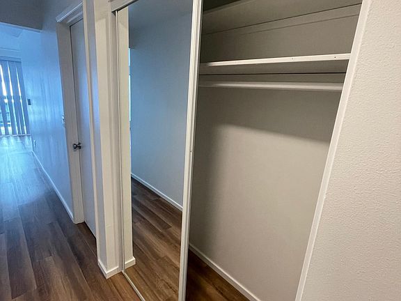4th image of 410 Lake St S #21