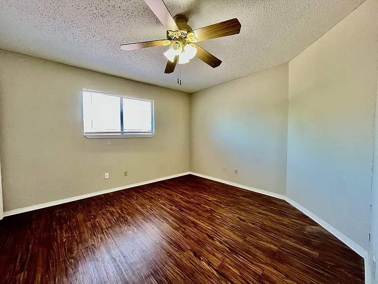 3053 Olympia Dr — Photo 10