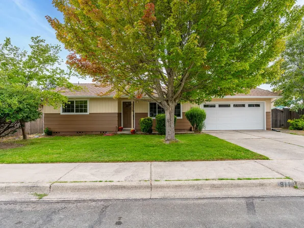 911 NW Donna Dr, Grants Pass, OR 97526
