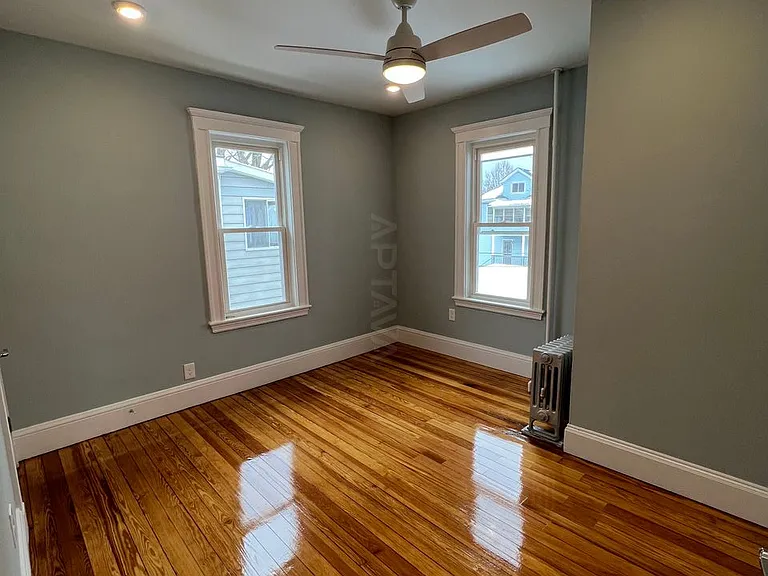 24 Burnham St #3 — Photo 4