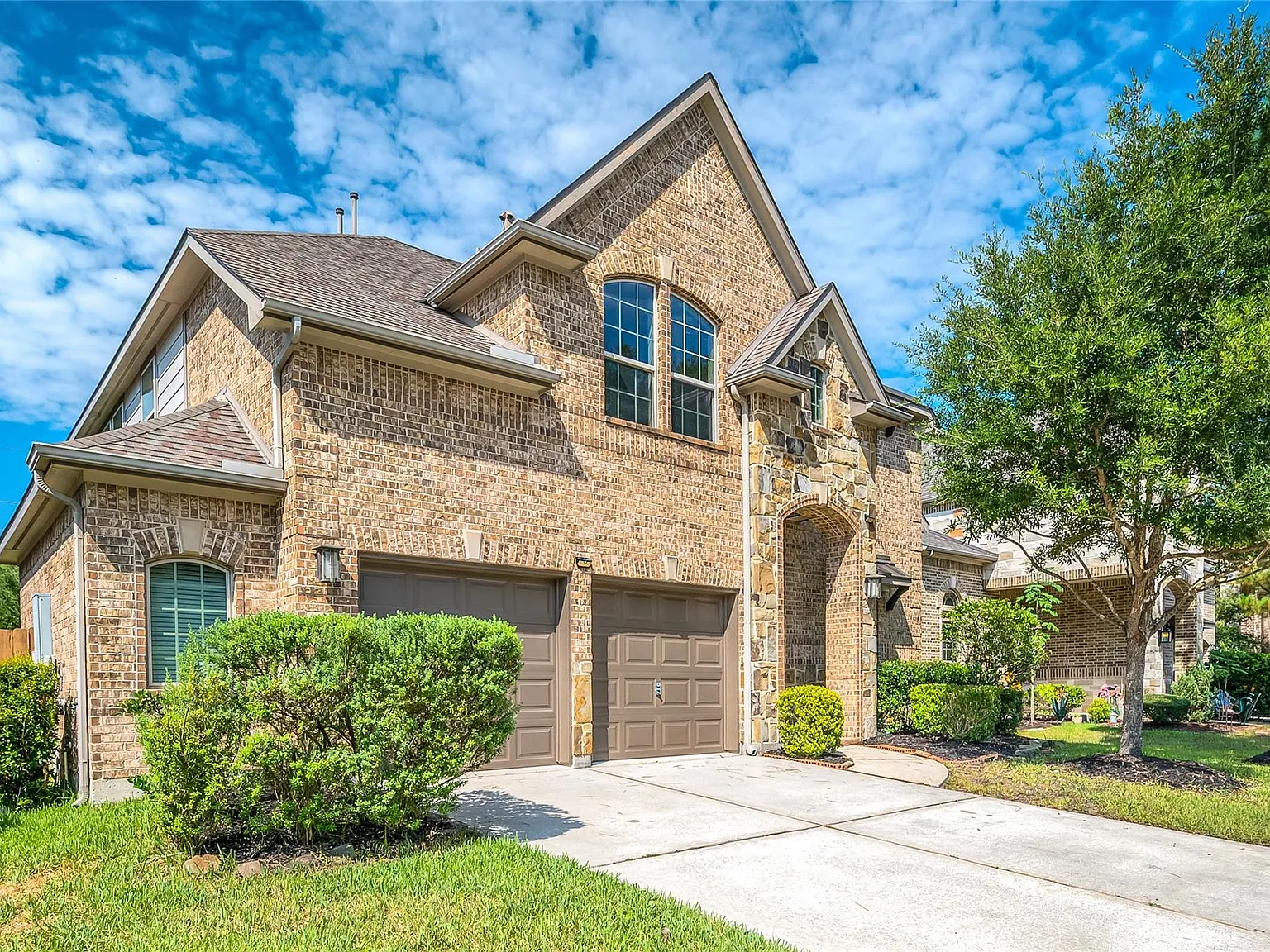 4 bed, 3.5 bath, 3202 sqft, $3,800 — Photo 3