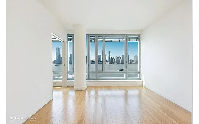 Rented by Douglas Elliman | media 16