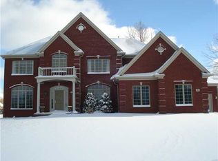 195 S Rockingham Way, Buffalo, NY 14228