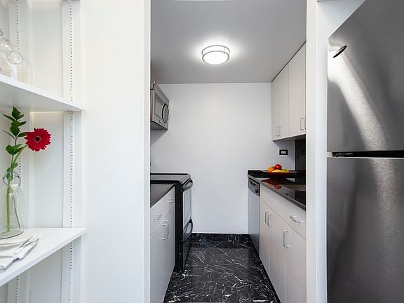 5th image of 130 Water St APT 9B