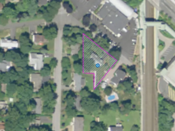 611 Swan St, Ramsey, NJ 07446