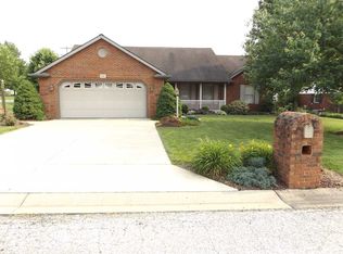 101 W Savannah Dr, Huntingburg, IN 47542
