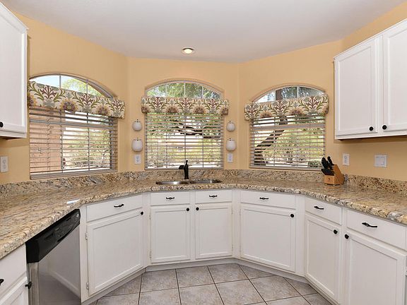 5th image of 2225 E Williams Dr
