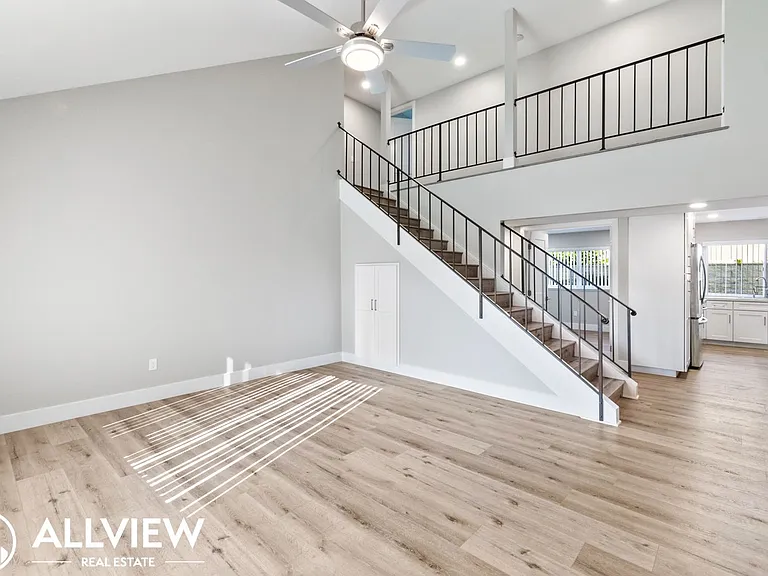 20542 Kelvingrove Ln — Photo 3