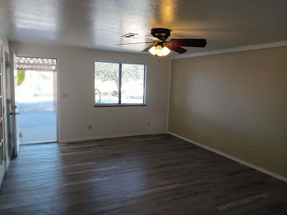 Living room / entrance door