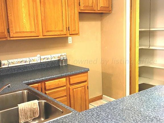 5th image of 424 N Russell St