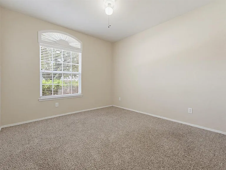 4105 Capstone Dr — Photo 11