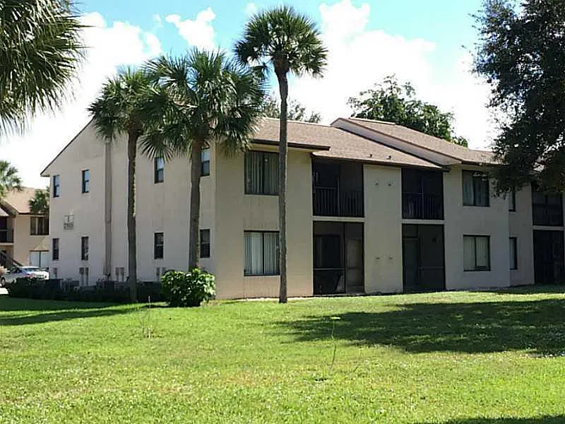 2 bed, 2.0 bath, 950 sqft, $2,000 — Photo 2