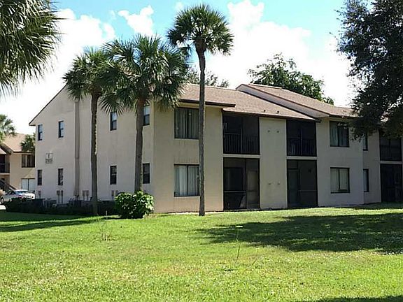 2nd image of 21955 Tidewater Ter APT 208