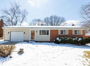 336 Skydale Dr, Ann Arbor, MI 48105