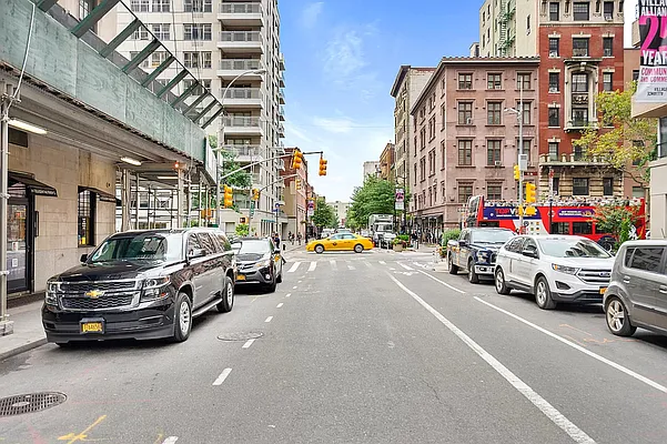 Rented by Compass | media 9