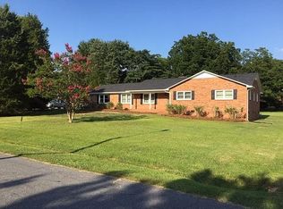 1027 Willow Dr, Lincolnton, NC 28092