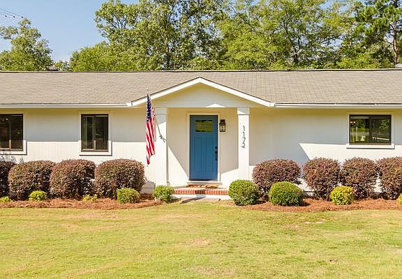 3rd image of 1172 Dogwood Dr