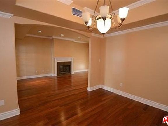 5th image of 1253 Granville Ave #104