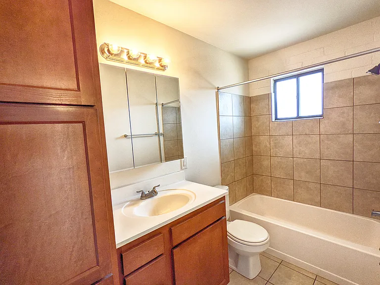 3870 N Park Ave #D — Photo 18