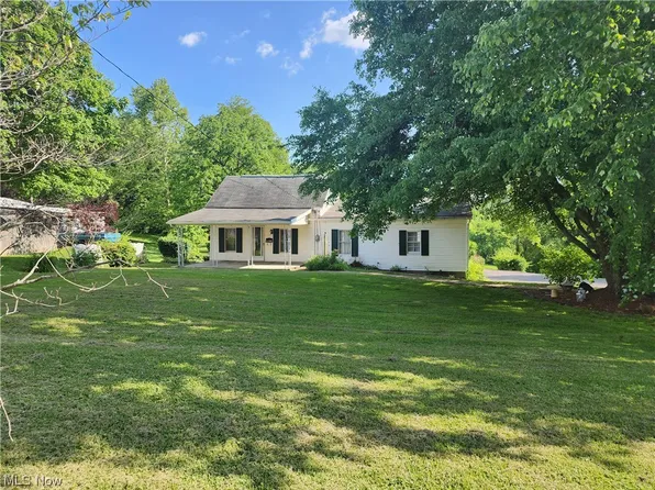 308 W Leatherwood Pike, Barnesville, OH 43713