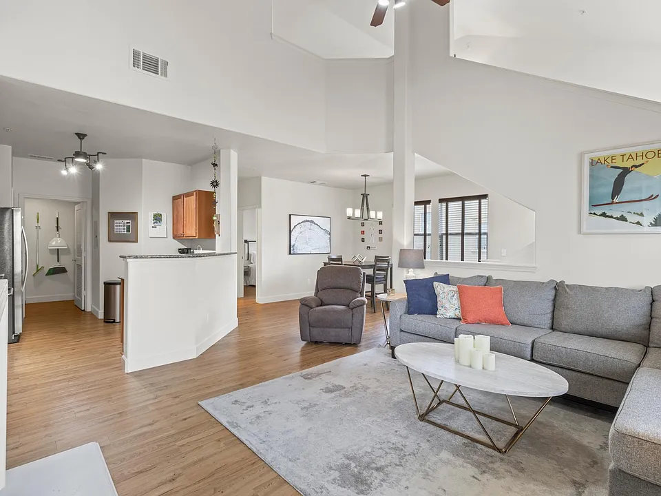 17000 Wedge Pkwy #823