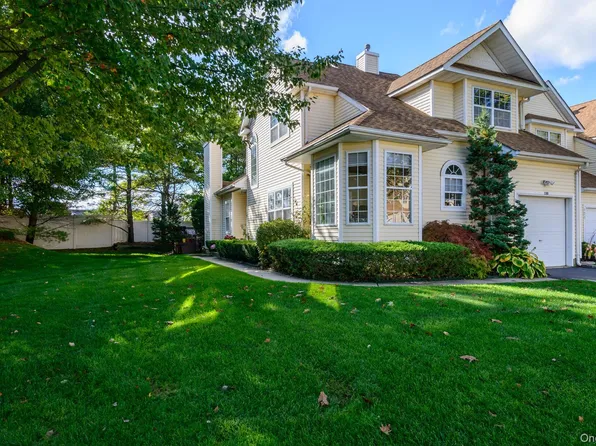 130 Cinnamon Court, Melville, NY 11747