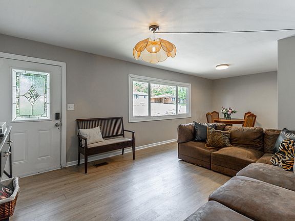 3rd image of 7740 Hancock Rd